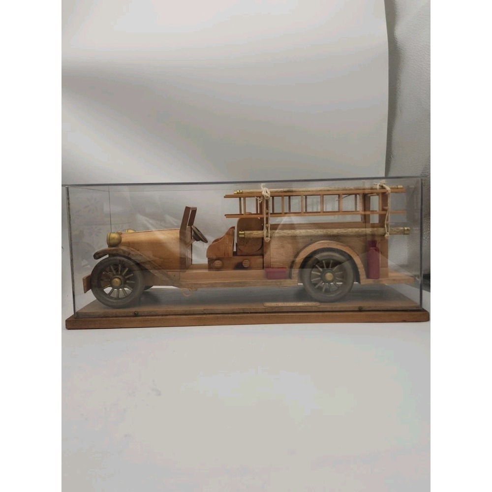 1933 Seagrave Firetruck Wood Model Truck Car In Acrylic Case